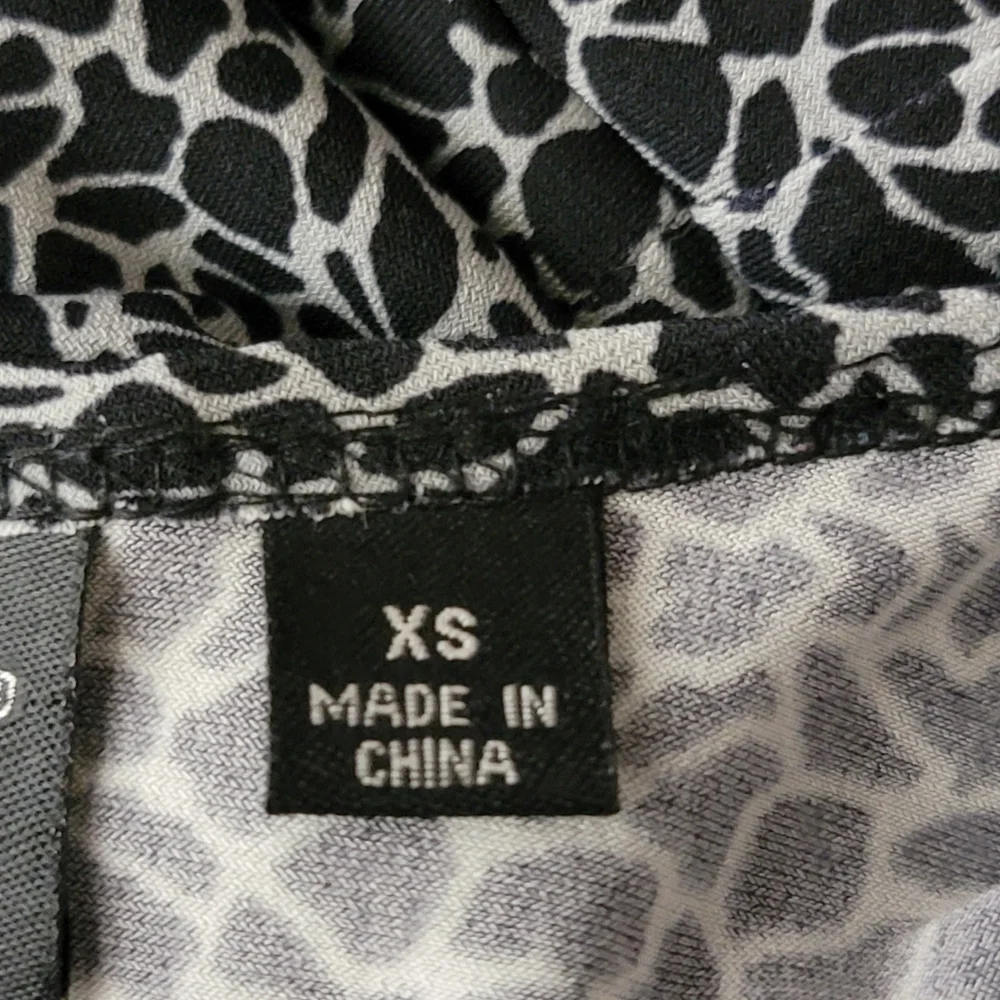 Dialogue faux wrap pleated long sleeve v neck dress size XS - Picture 6 of 8